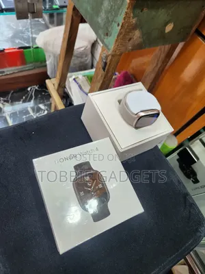 Brand New Honor Watch 4 With Rubber Strap
