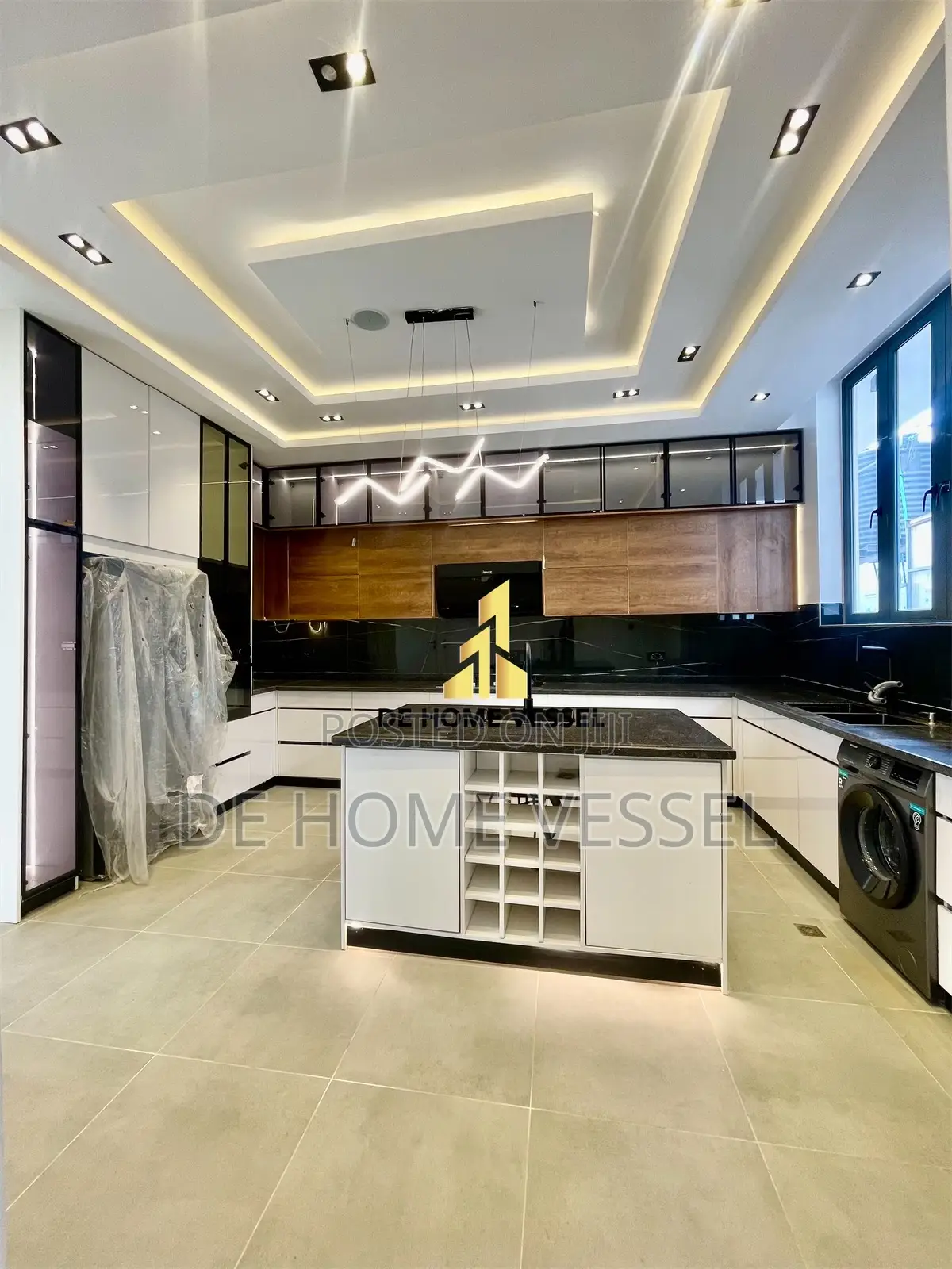 Magnificent Luxury 5 Bed Detached Home