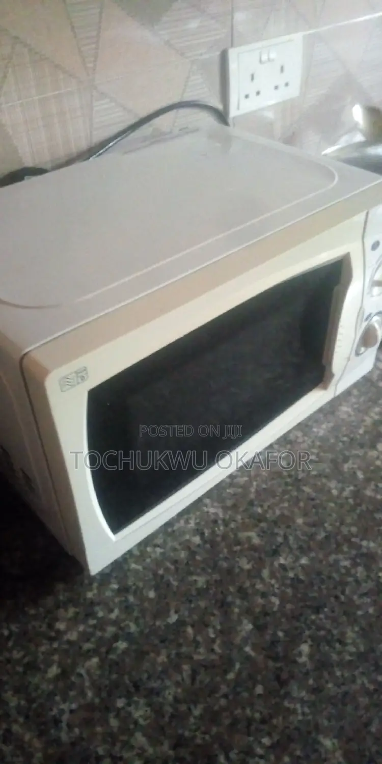 Neat Microwave Oven