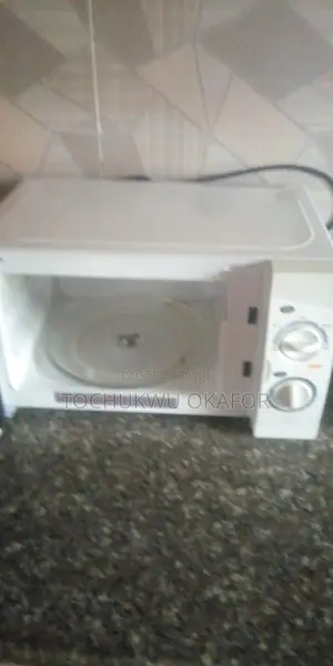 Neat Microwave Oven