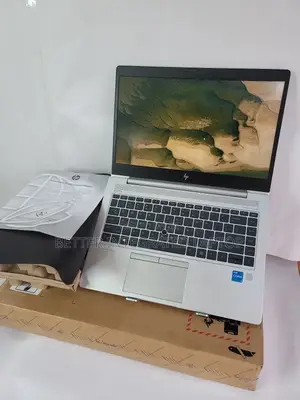 New Laptop HP EliteBook 830 12GB Intel Core i5 SSD 256GB
