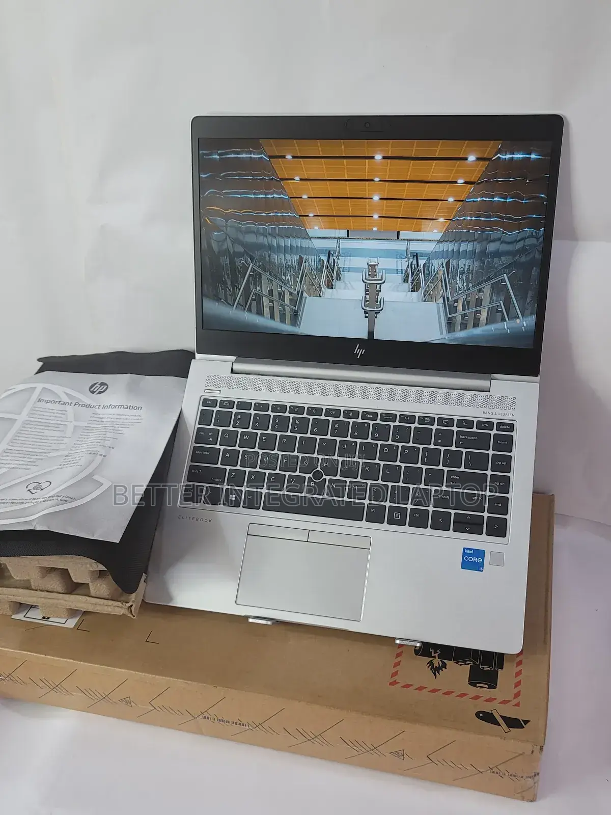 New Laptop HP EliteBook 830 8GB Intel Core i5 SSD 512GB