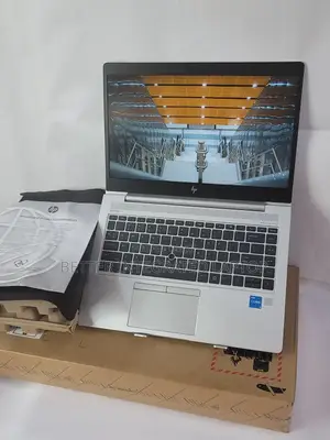 New Laptop HP EliteBook 830 8GB Intel Core i5 SSD 512GB