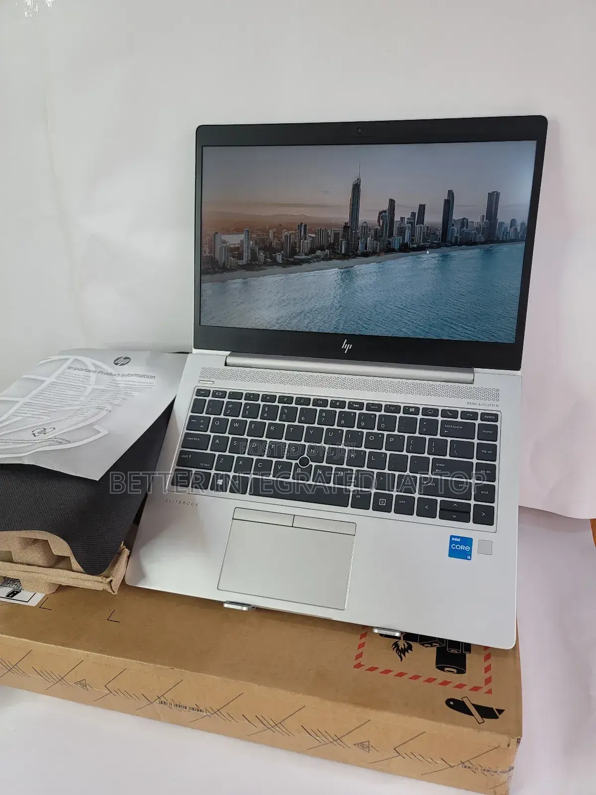 New Laptop HP EliteBook 830 8GB Intel Core i5 SSD 1T