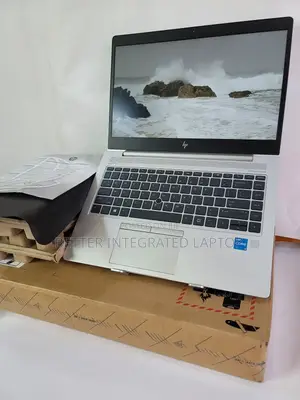 New Laptop HP EliteBook 830 8GB Intel Core i5 SSD 1T