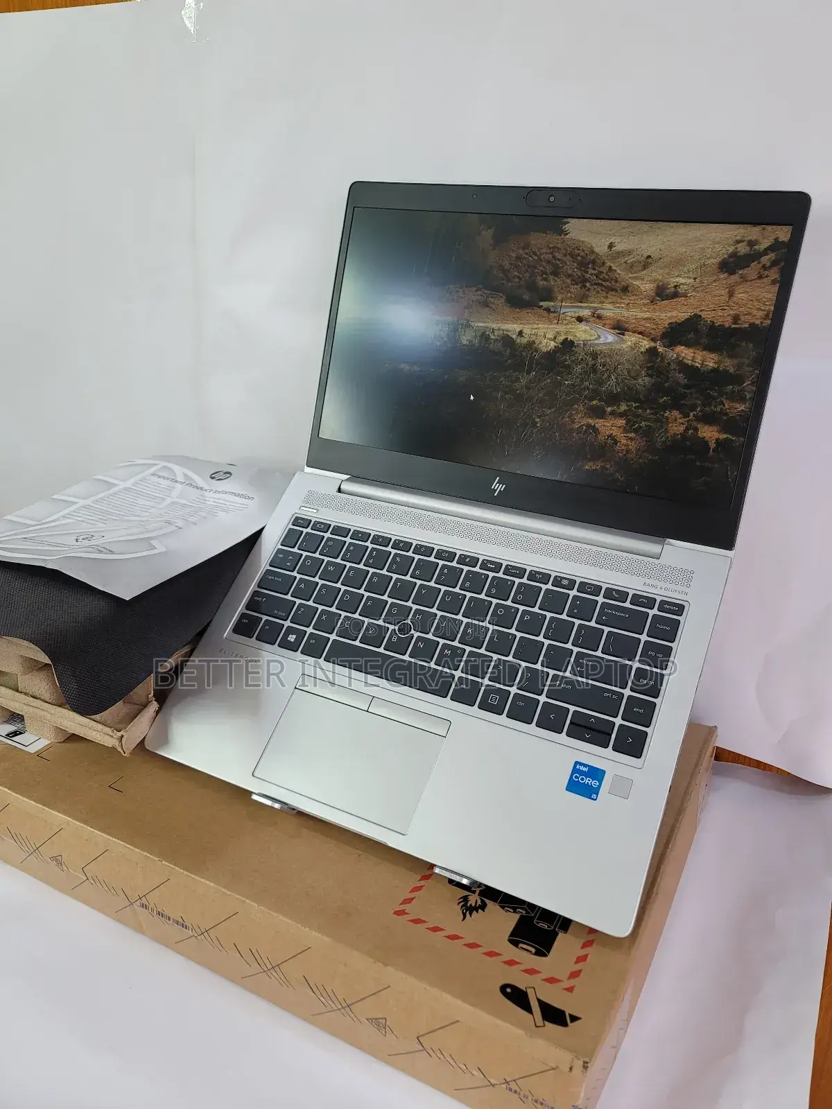 New Laptop HP EliteBook 830 8GB Intel Core i5 SSD 1T