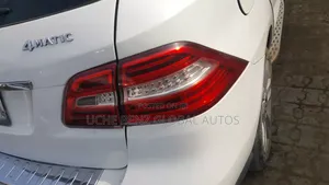 This Is Mercedesbenz Ml2014 Model Back Light