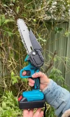 Mini Cordless Chain Saw - 6 Inches