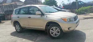 Toyota RAV4 2.0 VVT-i 2008 Gold