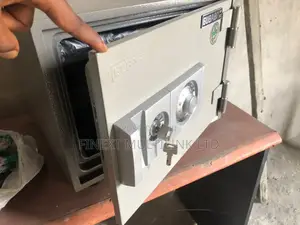 Safe & Cash Valuables Vault