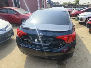 Toyota Corolla 2017 Blue