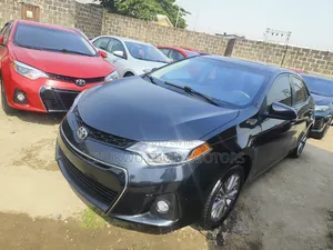 Toyota Corolla 2015 Black
