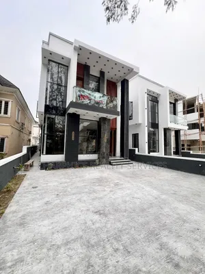 5bdrm Duplex in Ikota for sale