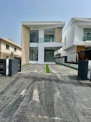 5bdrm Duplex in Lekki for sale