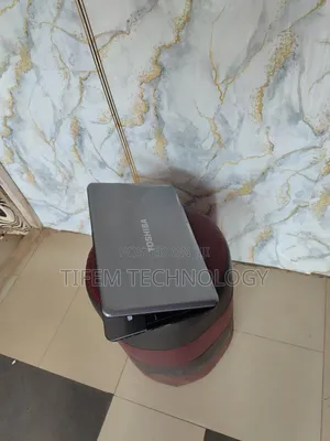 Laptop Toshiba Satellite L850 4GB Intel Core I5 HDD 500GB