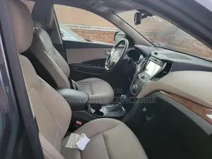 Hyundai Santa Fe Limited w/Saddle Interior 4dr SUV (3.3L 6cyl 6A) 2015