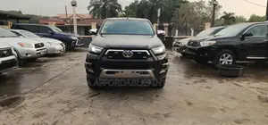 Toyota Hilux 2019 Black