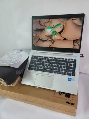 New Laptop HP EliteBook 840 G5 12GB Intel Core i5 SSD 256GB