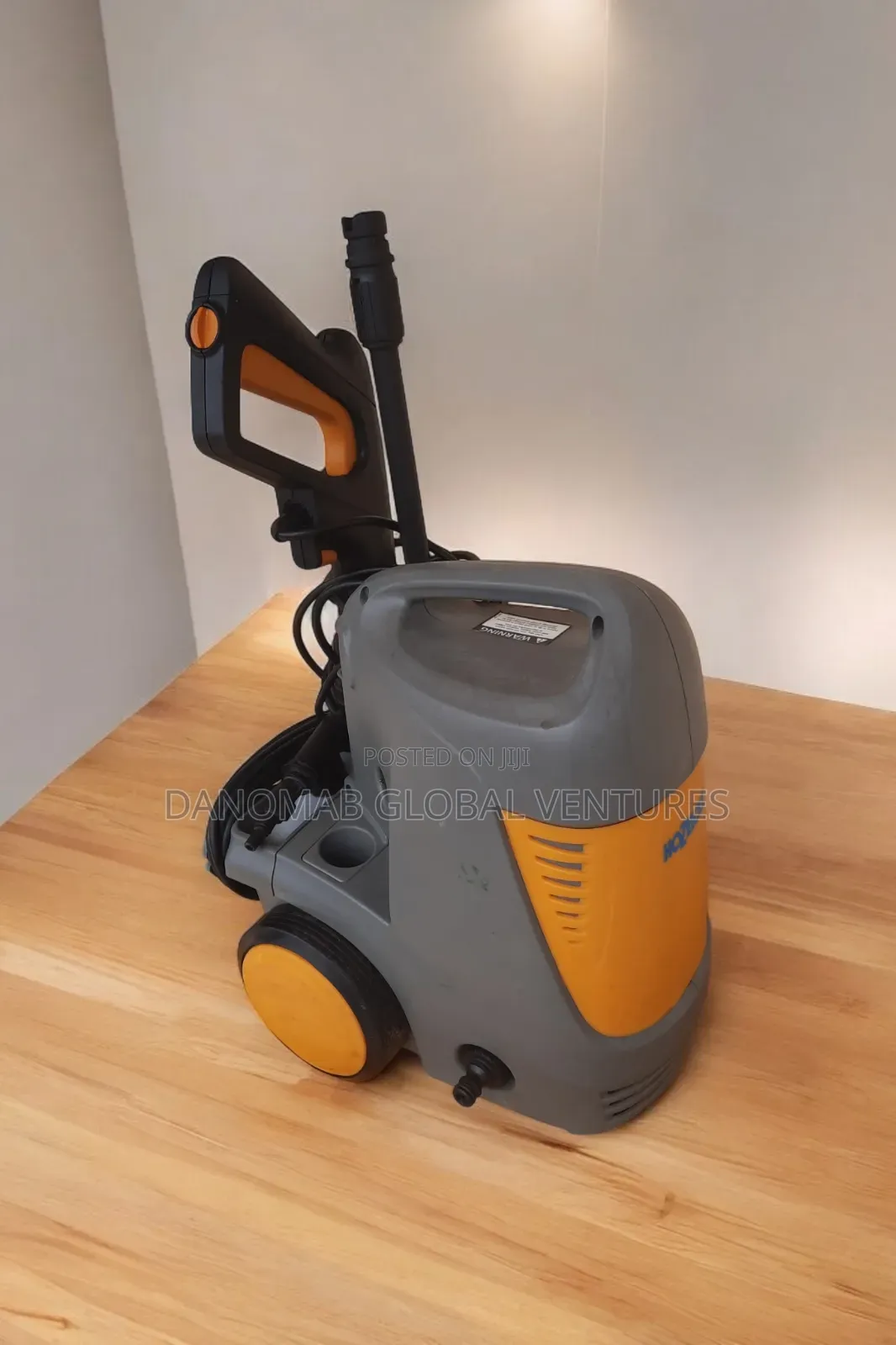 Hozelock High Pressure Washer With Soap Tank