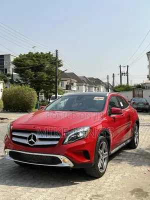 Mercedes-Benz GLA 250 2015 Red