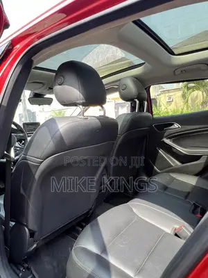 Mercedes-Benz GLA 250 2015 Red