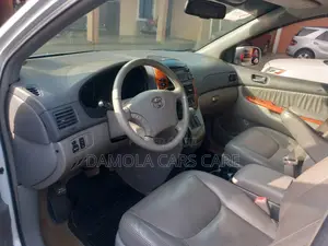 Toyota Sienna 2006 White