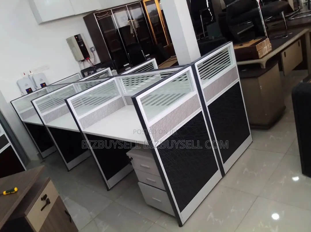 Six Seaters Workstation