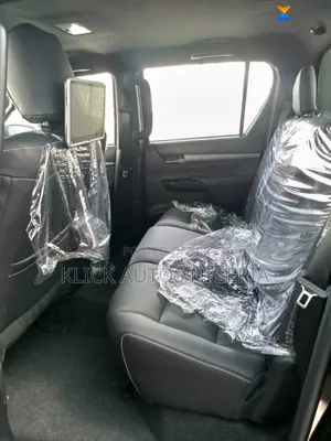 New Toyota Hilux 2023 Black