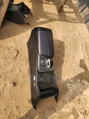GLE350 2017 Arm Rest Center Console