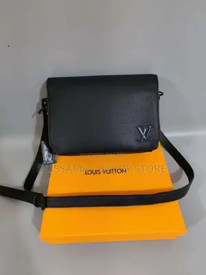 Photo - Luxury Louis Vuitton Side Bags (Boxed