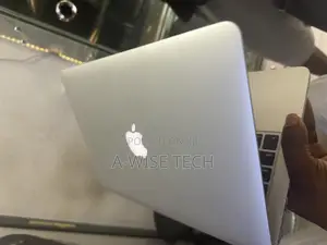 Laptop Apple MacBook Pro 2015 16GB Intel Core I5 SSD 256GB
