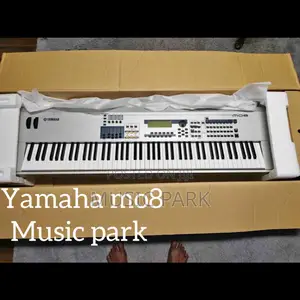 Yamaha Mo8 Keyboard Synthesizer