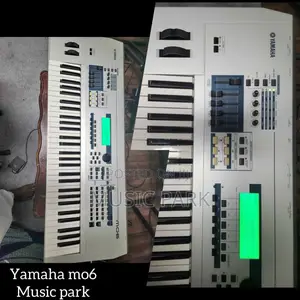 Yamaha MO6 Keyboard Synthesizer