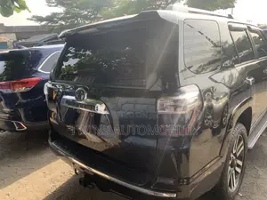 Toyota 4-Runner Limited 4WD 2012 Black