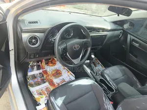 Toyota Corolla 2017 Silver