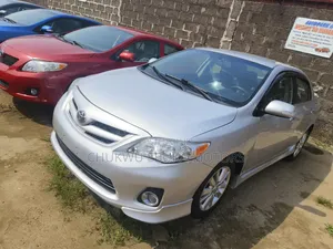 Toyota Corolla 2010 Silver
