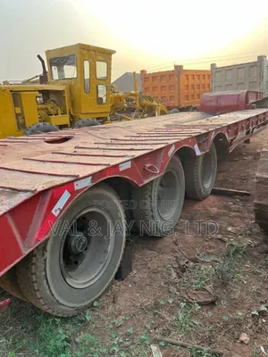 Photo - 100 Tons Triple Axle Lowbed - Brand New