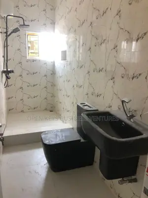 4bdrm Duplex in Iyaganku Gra, Iyanganku for sale