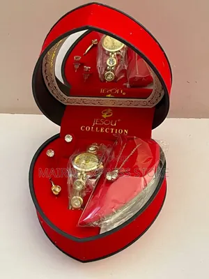 Photo - 6pcs Luxury Female Jewelry Combo in a Love Shaped Red Gift