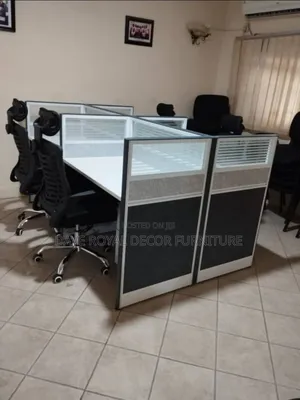 Quality Grey and White Color Workstation