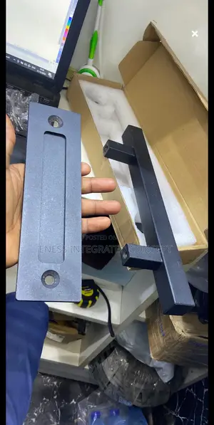 Sliding Barb Door Pull Handle
