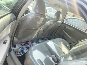 Toyota Corolla 2010 Gray