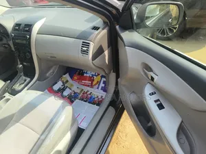 Toyota Corolla 2010 Gray