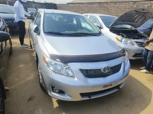 Toyota Corolla 2010 Silver