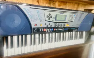Yamaha PSR 340 Keyboard