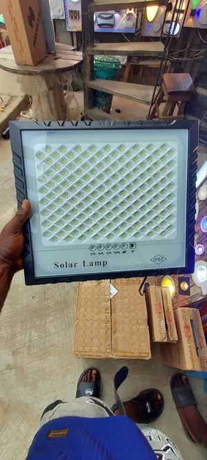 Solar Flood Light With Separate Panel (400 Watts)