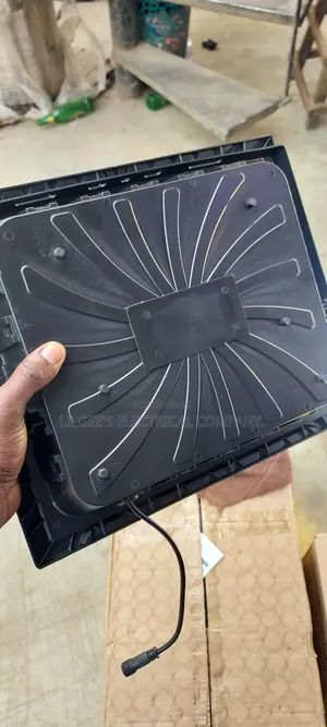 Solar Flood Light With Separate Panel (400 Watts)