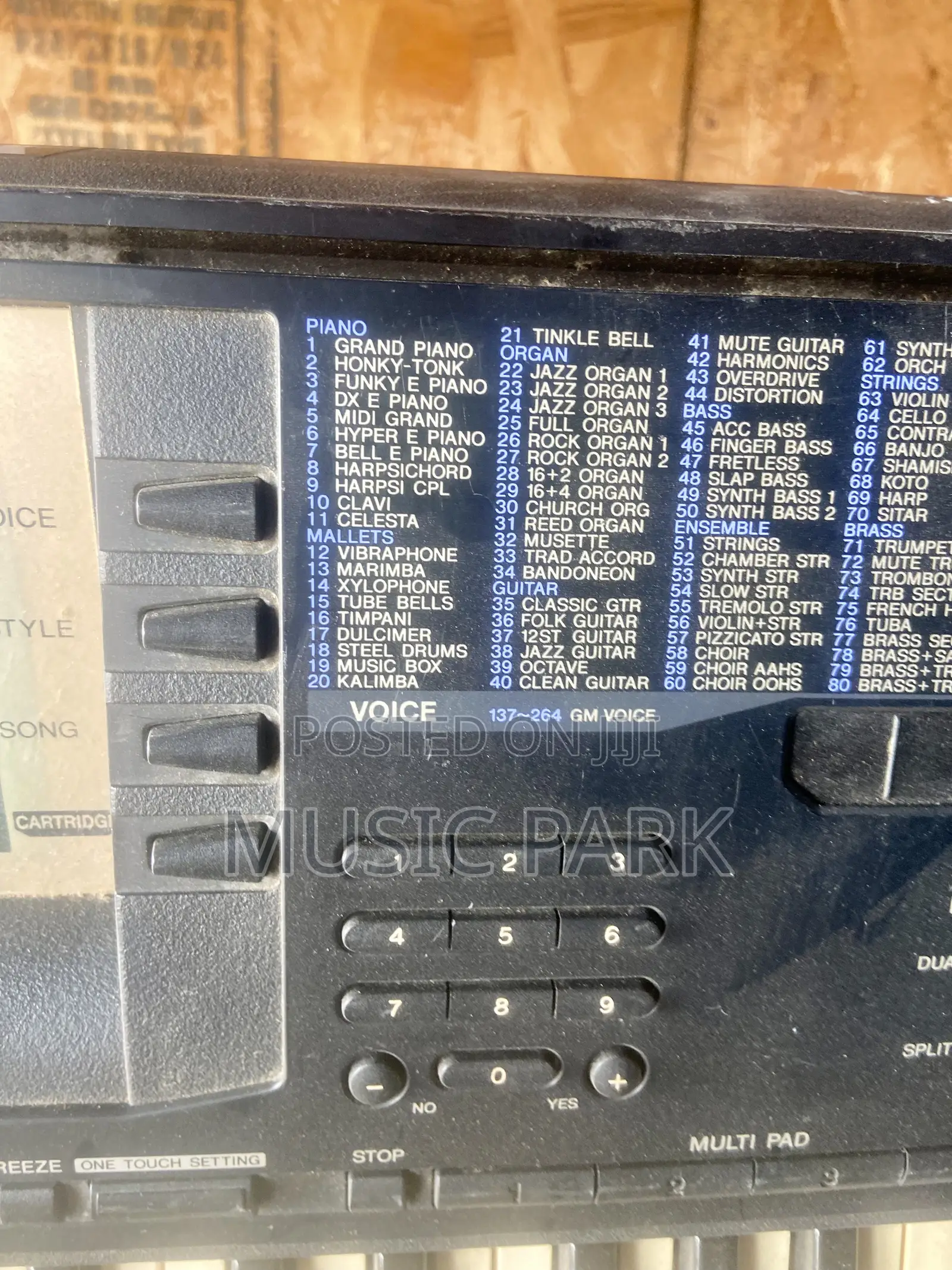 PSR 330 Yamaha Keyboard