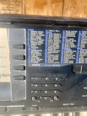PSR 330 Yamaha Keyboard