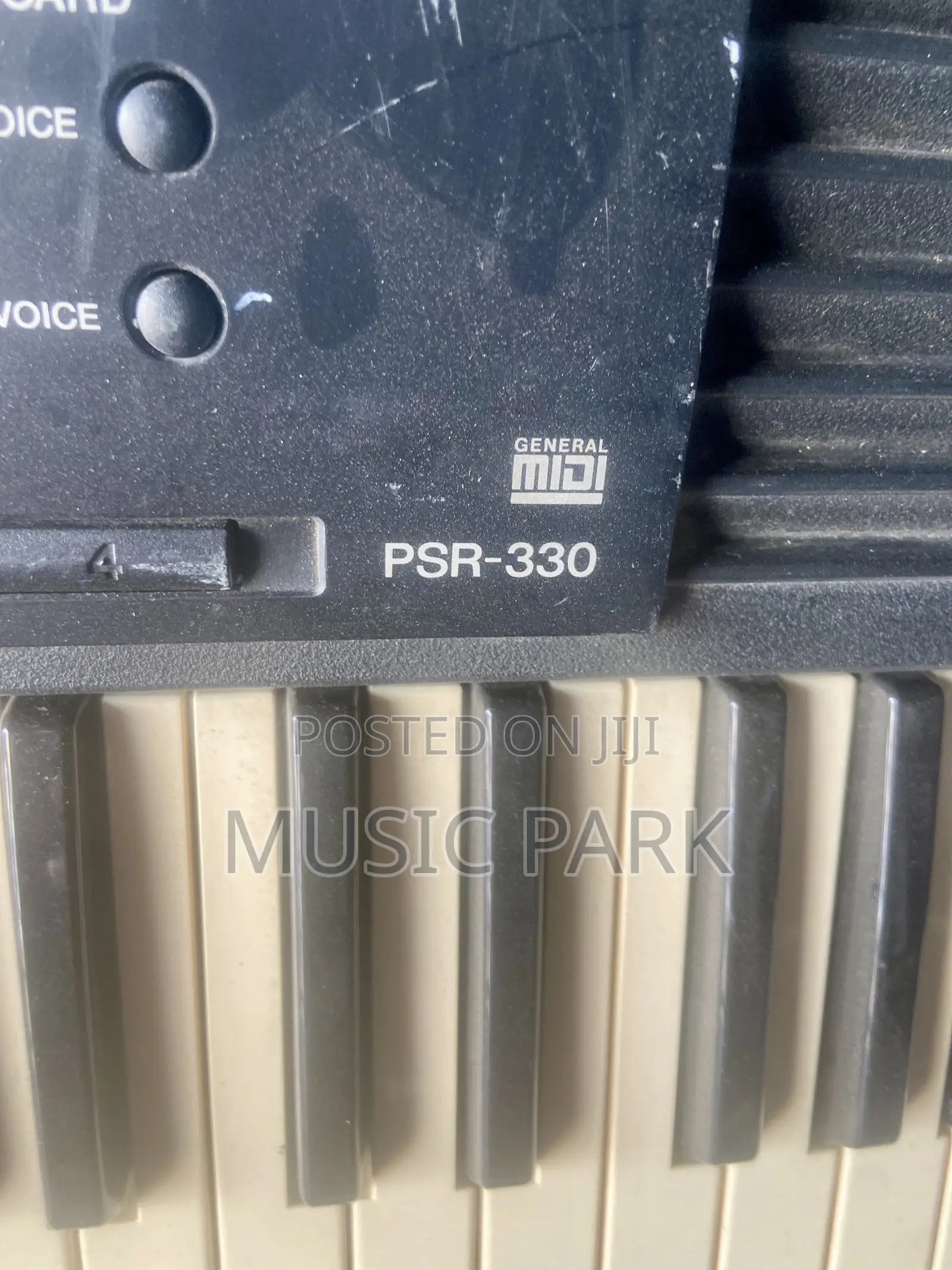 PSR 330 Yamaha Keyboard